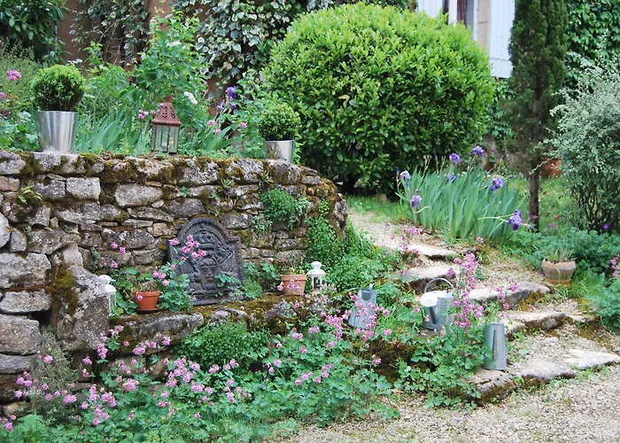 게스트하우스 Le Clos-lascazes 4*